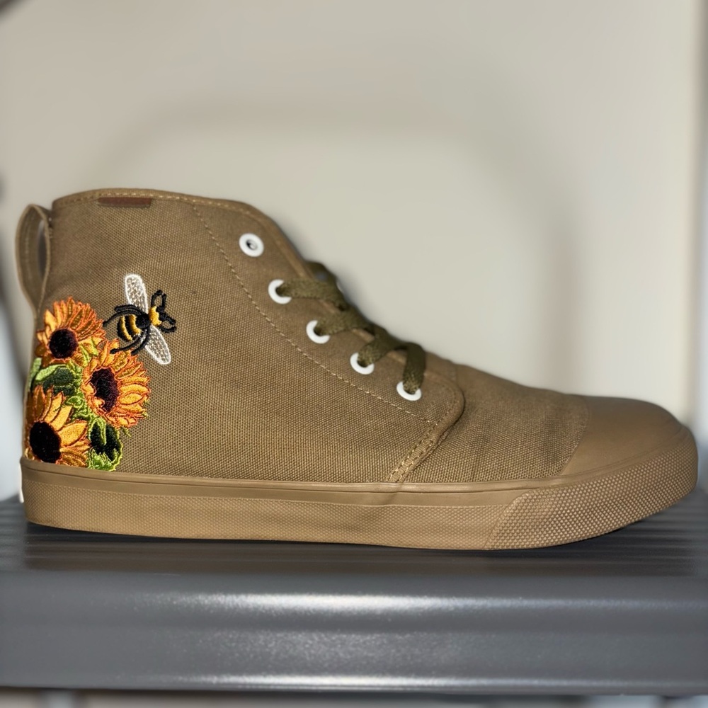 Embroidered Sunflower High-Top Sneakers